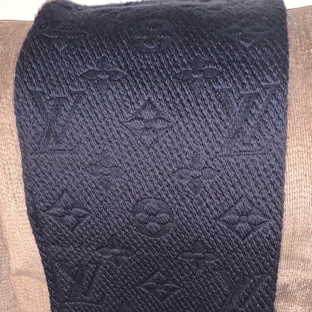 Louis Vuitton scarf
